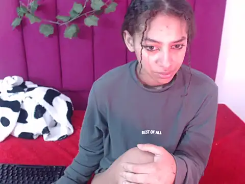 Snapshot of Tinyy_Star chatting on 29, 11, 2025 Tinyy Star online show from 29, 11, 2025