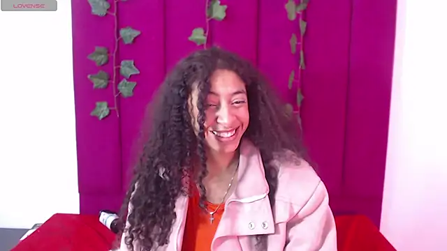 Snapshot of Tinyy_Star chatting on 24, 11, 2025 Tinyy Star online show from 24, 11, 2025