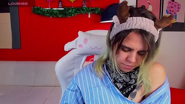 LiraBelle online show from 19, 12, 2025