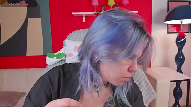 LiraBelle online show from 6, 4, 2026