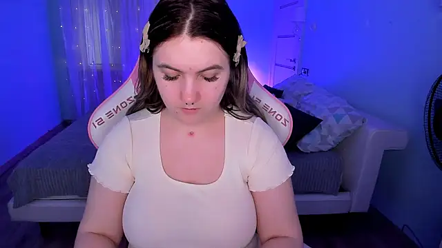 lovelyy julia online show from 24, 2, 2026