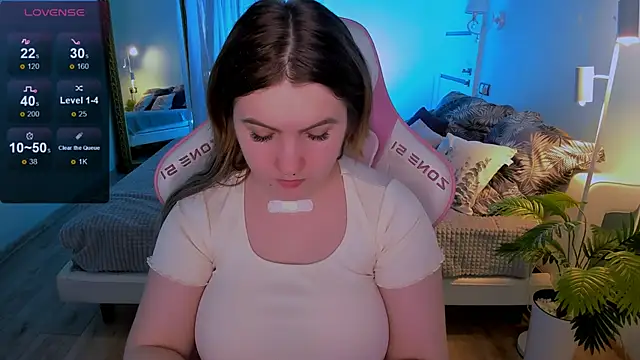 lovelyy julia online show from 21, 4, 2026