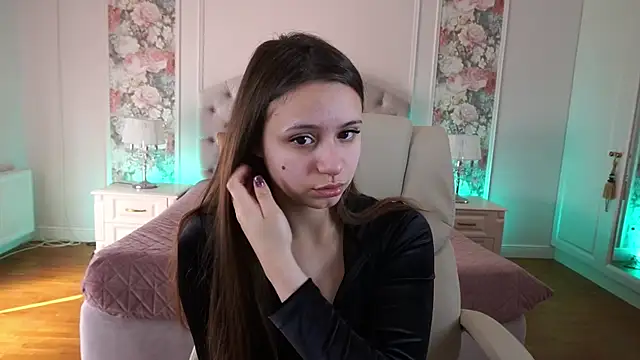 TinyNatalie online show from 14, 4, 2026