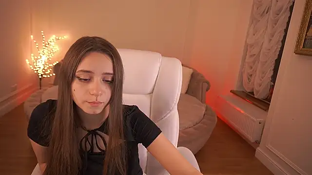 TinyNatalie online show from 18, 12, 2025