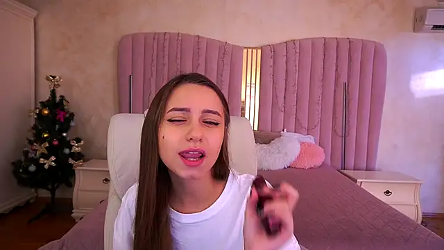 TinyNatalie online show from 16, 12, 2025