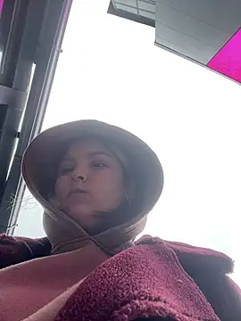 KateBurlesk online show from 4, 3, 2026