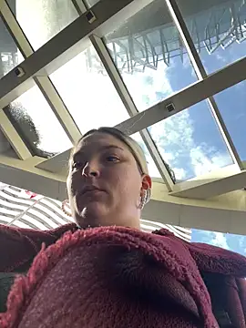 KateBurlesk online show from 7, 2, 2026