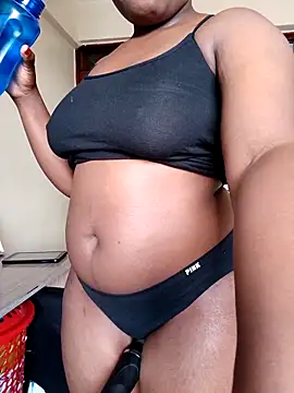 QuuenLeesa online show from 24, 11, 2025