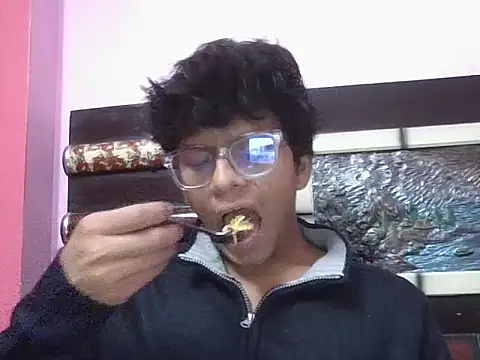 Snapshot of maskedman699 chatting on 26, 11, 2025 maskedman699 online show from 26, 11, 2025