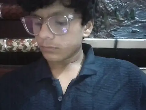 Snapshot of maskedman699 chatting on 28, 11, 2025 maskedman699 online show from 28, 11, 2025