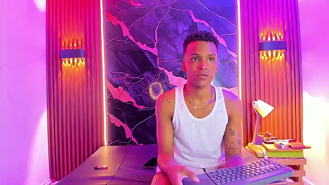 Black Guys Pervert  online show from 24, 11, 2025