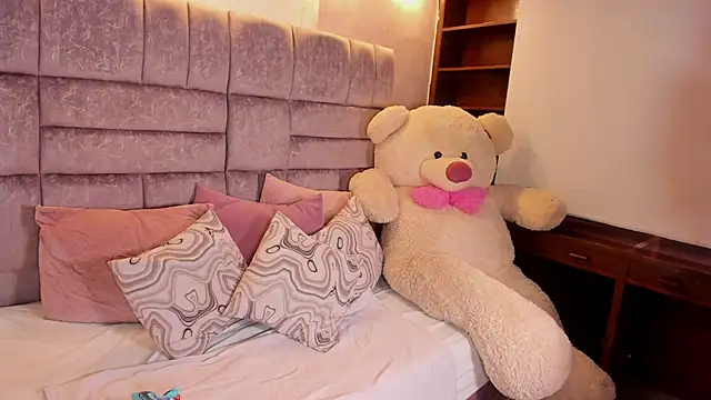Snapshot of thalia_nichols chatting on 3, 6, 2026 thalia nichols online show from 3, 6, 2026