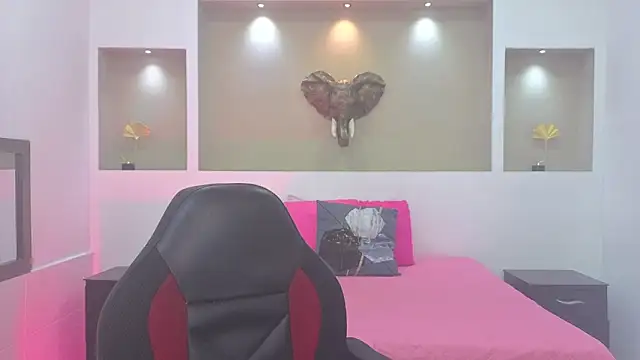 Antonella mc online show from 24, 2, 2026