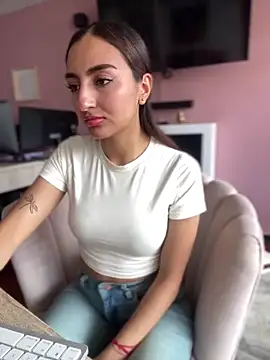 ZoeJohnson Pink online show from 7, 3, 2026