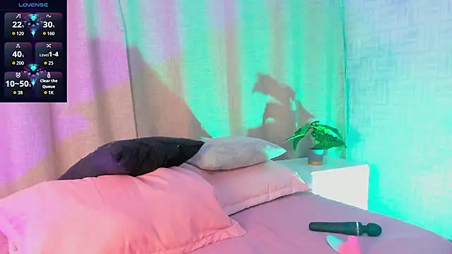 Snapshot of Jenn_Owens chatting on 26, 11, 2025 Jenn Owens online show from 26, 11, 2025