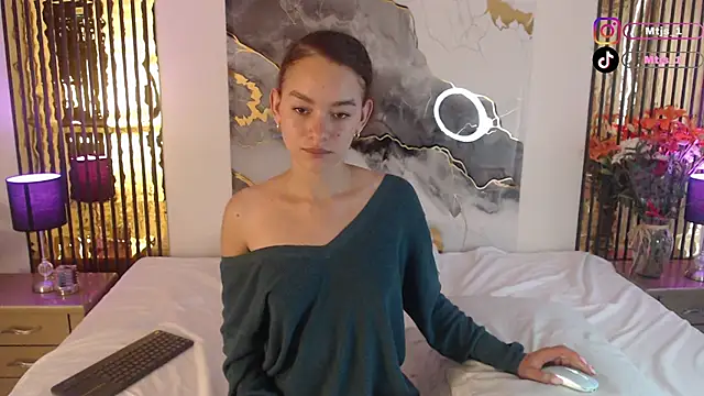 MiticaBrennet  online show from 7, 3, 2026