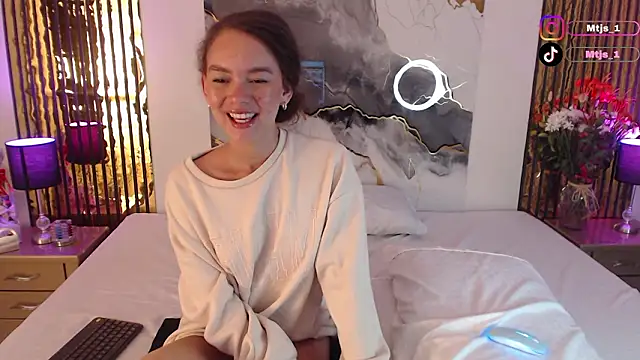 MiticaBrennet  online show from 13, 3, 2026