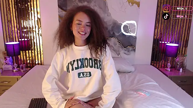 MiticaBrennet  online show from 10, 4, 2026