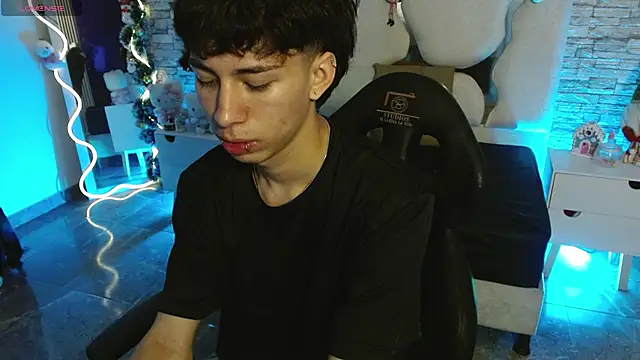 kaelwolf tay online show from 14, 12, 2025