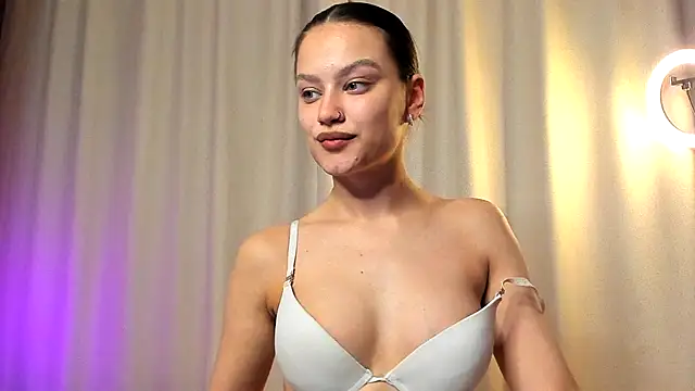 Snapshot of _CamillaStar_ chatting on 22, 11, 2025 CamillaStar online show from 22, 11, 2025