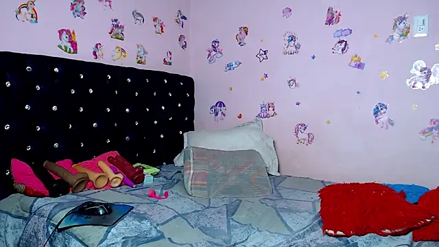 ShantalTsFox online show from 10, 3, 2026