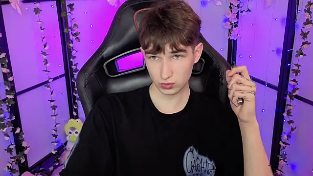 Maxwellchiik online show from 25, 11, 2025