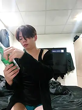 Snapshot of twtung_tung chatting on 28, 11, 2025 twtung tung online show from 28, 11, 2025