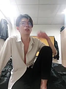 Snapshot of twtung_tung chatting on 30, 11, 2025 twtung tung online show from 30, 11, 2025