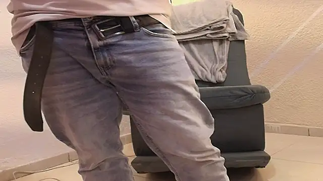 Daisuke 01 online show from 17, 12, 2025