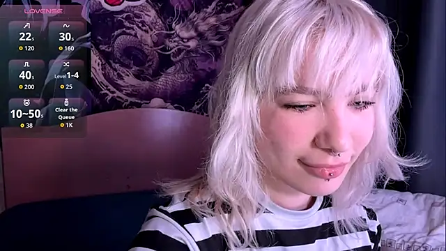 Snapshot of LolaDollyMur chatting on 24, 11, 2025 LolaDollyMur online show from 24, 11, 2025