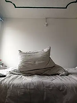 man black hot24 online show from 5, 4, 2026