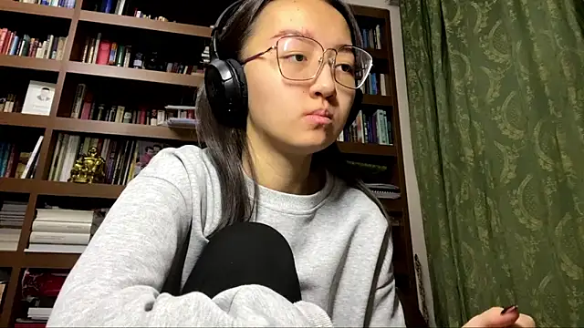 LinaClous online show from 11, 1, 2026