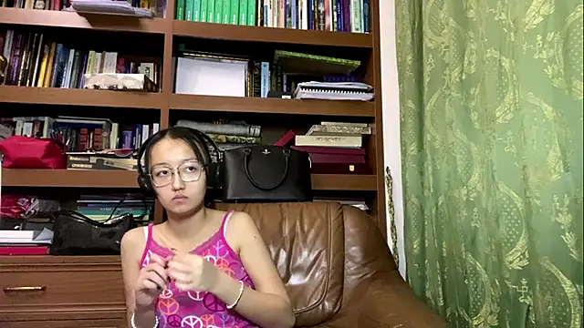 LinaClous online show from 8, 1, 2026