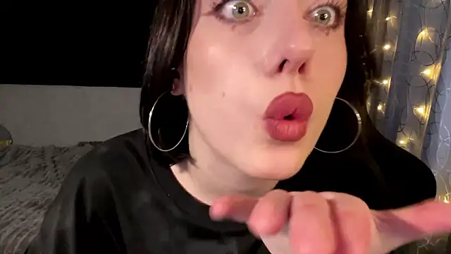 Snapshot of Meowluly chatting on 9, 2, 2026 Meowluly online show from 9, 2, 2026