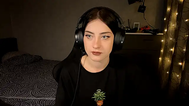 Snapshot of Meowluly chatting on 1, 2, 2026 Meowluly online show from 1, 2, 2026