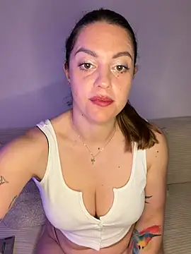 laraslittlesecrett online show from 25, 3, 2026