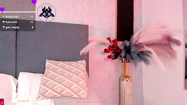 Snapshot of Kiri_Velvet chatting on 7, 7, 2026 Kiri Velvet online show from 7, 7, 2026