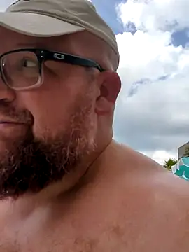 BigBearforCuddles online show from 13, 5, 2026
