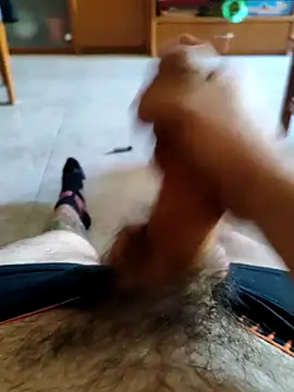 MomentoCaliente00 online show from 24, 11, 2025