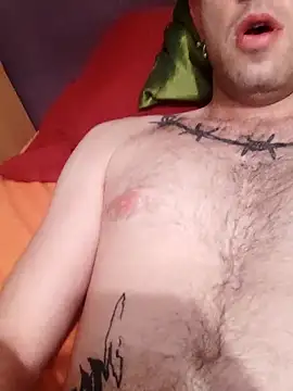 MomentoCaliente00 online show from 23, 11, 2025