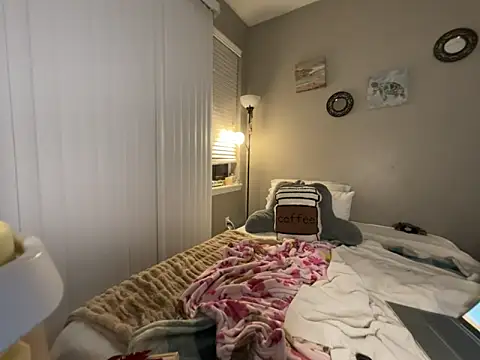 Snapshot of renesmaelily222 chatting on 25, 2, 2026 renesmaelily222 online show from 25, 2, 2026