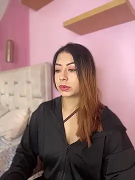 Snapshot of MaddieHunter chatting on 26, 11, 2025 MaddieHunter online show from 26, 11, 2025