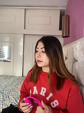 Snapshot of MaddieHunter chatting on 25, 11, 2025 MaddieHunter online show from 25, 11, 2025