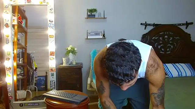 Snapshot of oceanboy_vibe chatting on 27, 11, 2025 oceanboy vibe online show from 27, 11, 2025