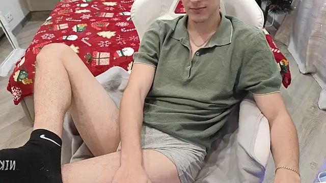 MoonlinSkinn online show from 17, 12, 2025