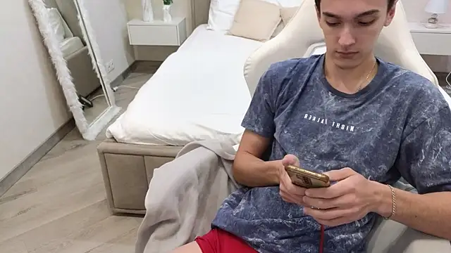 MoonlinSkinn online show from 29, 11, 2025