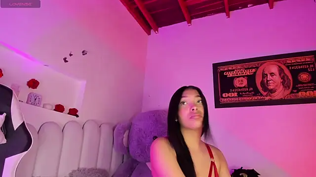 Snapshot of KarolRojas_22 chatting on 19, 7, 2026 KarolRojas 22 online show from 19, 7, 2026