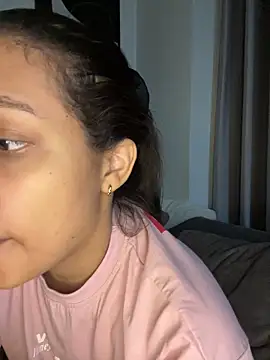 Snapshot of KarolRojas_22 chatting on 2, 6, 2026 KarolRojas 22 online show from 2, 6, 2026
