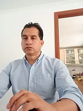 ChrisFloresP online show from 1, 12, 2025