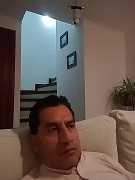 ChrisFloresP online show from 26, 11, 2025